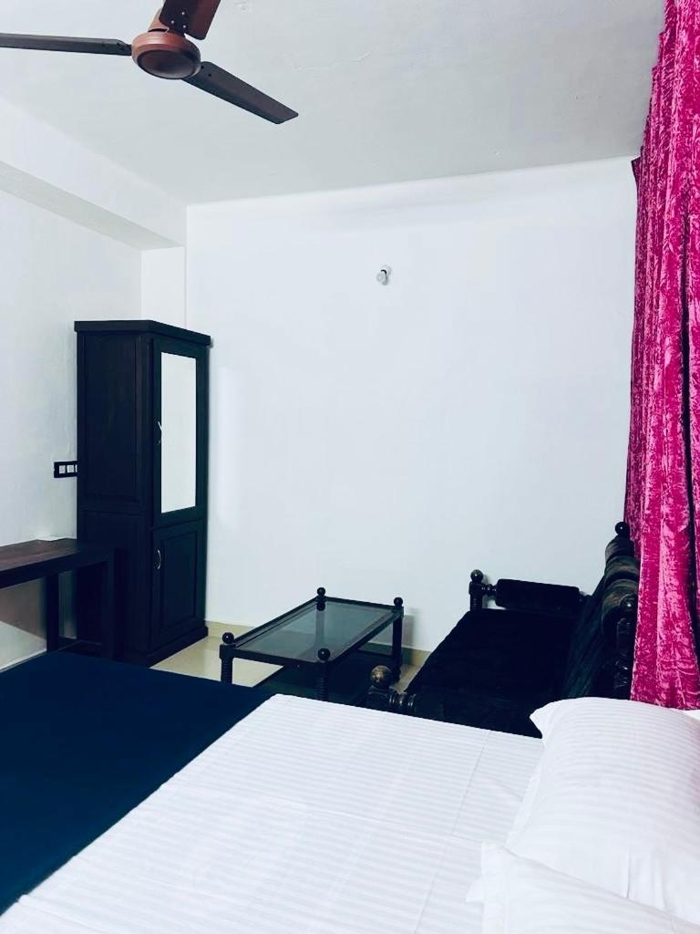 Puthookkadans Mareena Lodge Kottayam Bagian luar foto
