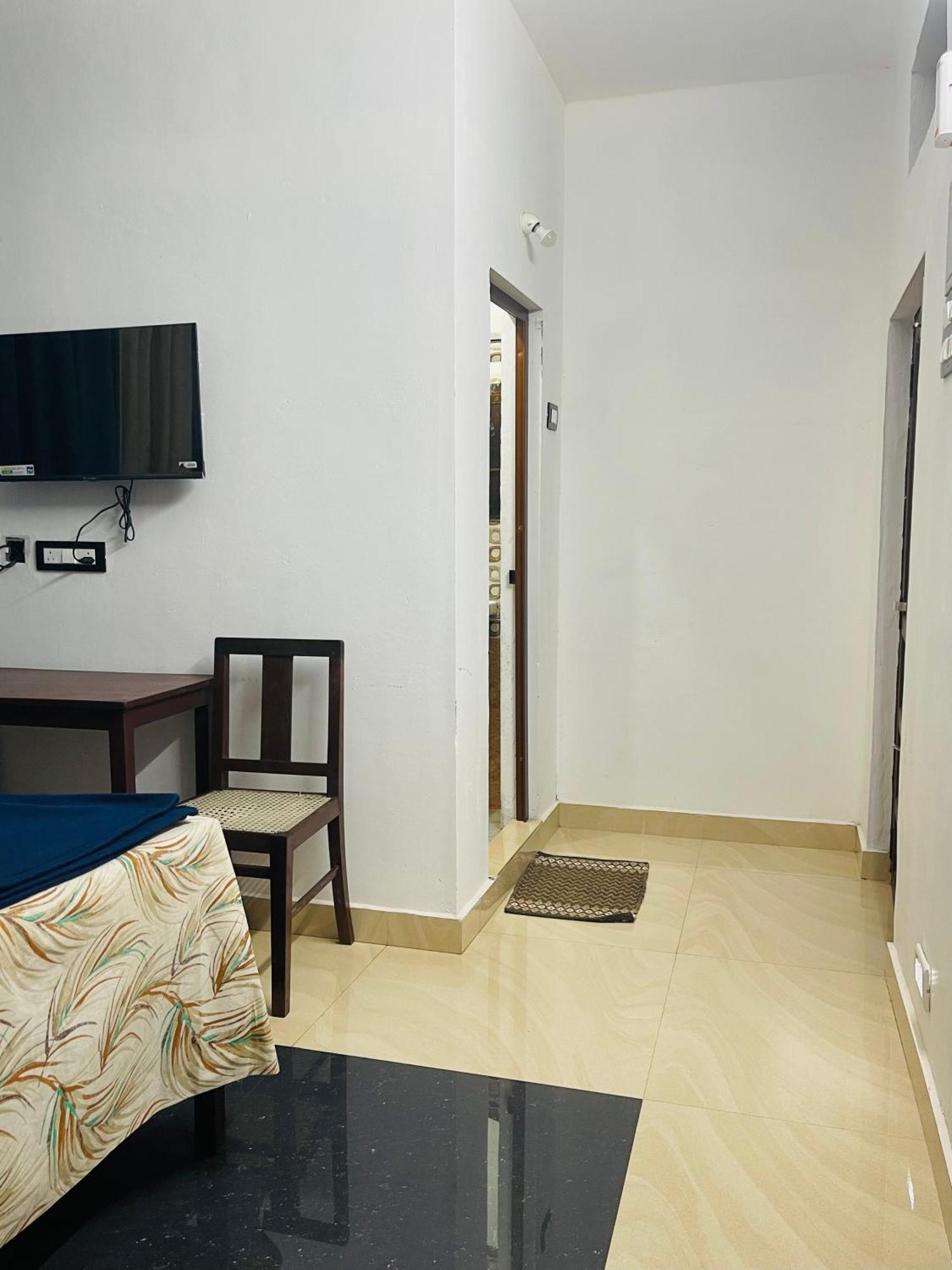 Puthookkadans Mareena Lodge Kottayam Bagian luar foto