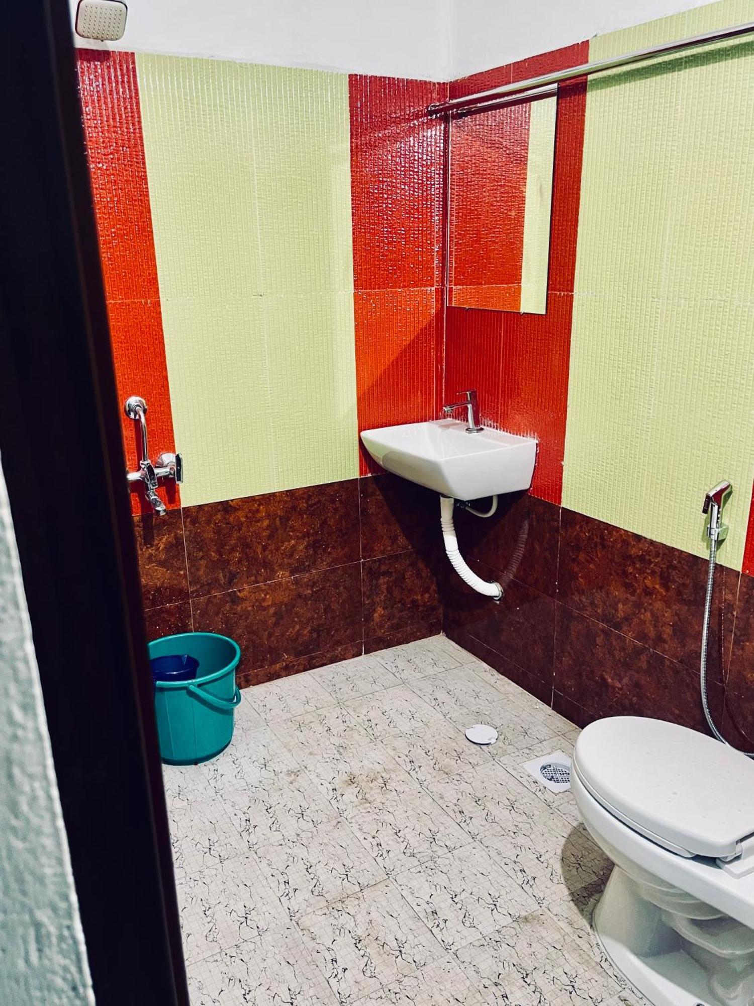 Puthookkadans Mareena Lodge Kottayam Bagian luar foto